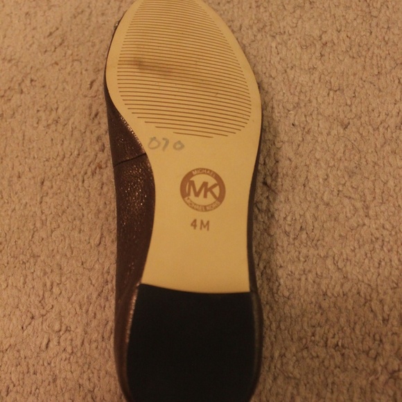 NEW Michael Michael Kors size 4 metallic flats - Picture 2 of 3